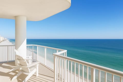 15 floor, east corner penthouse. Get up early to catch a beautiful sunrise