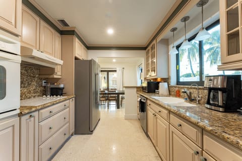 Spacious, fully equipped kitchen with everything you need to cook & gather.