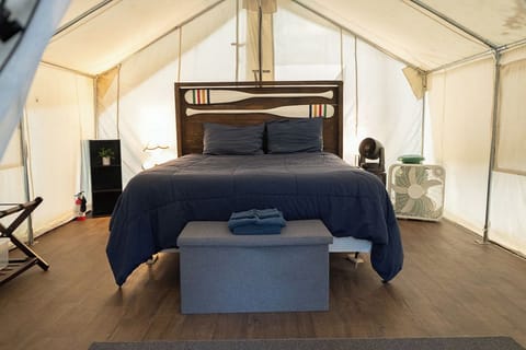 compressed20glamping7-25