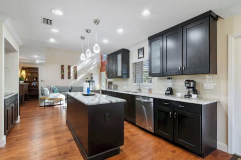Villa (5 Bedrooms) | Private kitchen | Dishwasher