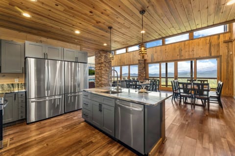 Gourmet Kitchen Fully Equipped for Every Occasion