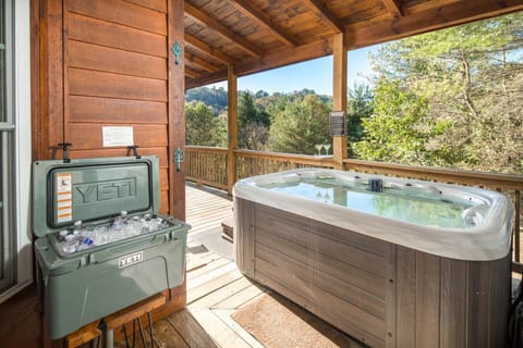 Hot Tub & Lounge Deck | Relax with Scenic Mountain Views & Refreshments