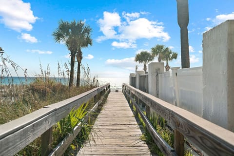 Beach Boardwalk | Direct Path to the Gulf