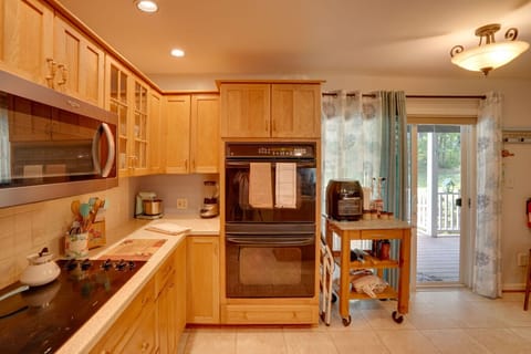 Warm Kitchen | Natural Wood and Open Feel