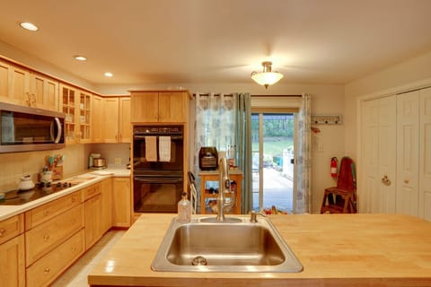 Warm Kitchen | Natural Wood and Open Feel