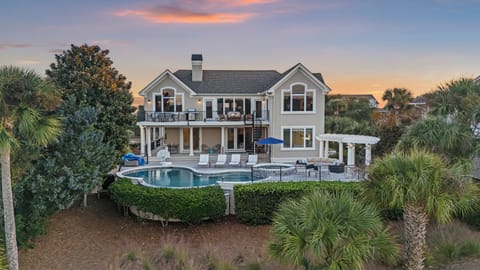 Gorgeous Seabrook retreat