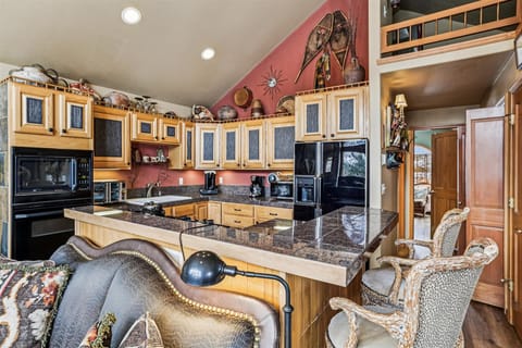 Kitchen - Royal Mountain Retreat - Frisco Vacation Rental