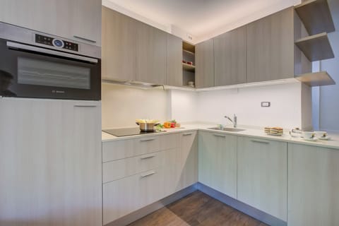 Family Studio (Studio La Finestra Sulle Piste) | Private kitchen | Fridge, oven, stovetop, dishwasher