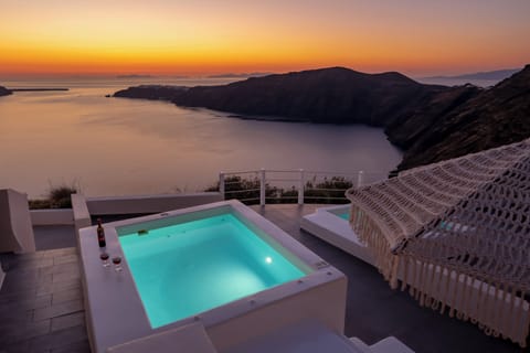 Honeymoon Double Room, Sea View | In-room safe, soundproofing, iron/ironing board, free WiFi