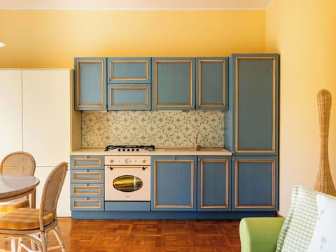 Wood, Sea, Ocean, Coastal And Oceanic Landforms, Coast, Shore, Resort, Balcony, Hardwood, Shade