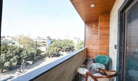Deluxe Room, Balcony | Balcony
