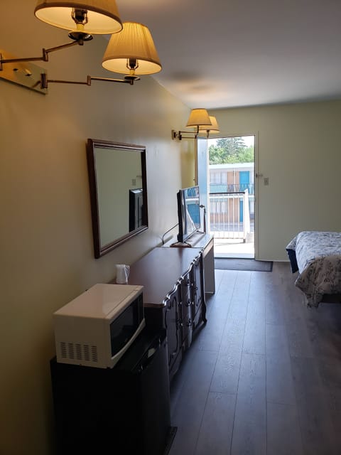 Classic Room, 2 Queen Beds | Desk, free WiFi, bed sheets