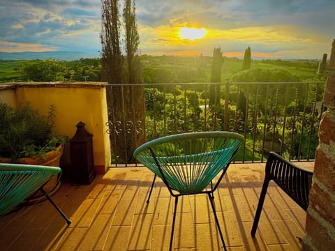 Extraordinary views over Umbria and Tuscany from the balcony