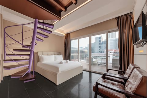 Comfort Loft, Balcony, City View | In-room safe, blackout drapes, iron/ironing board (on request)