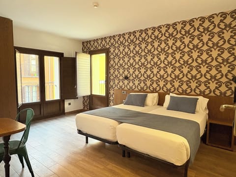 Twin Room | Down comforters, in-room safe, free WiFi, bed sheets