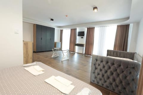 Deluxe Double Room, Mountain View | Free WiFi