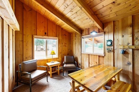 Cabin 2 Living Room