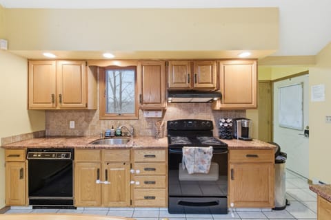 Kitchen - stove and dishwasher