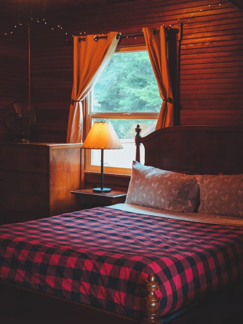 Your queen size bed with memory foam mattress with flannel sheets