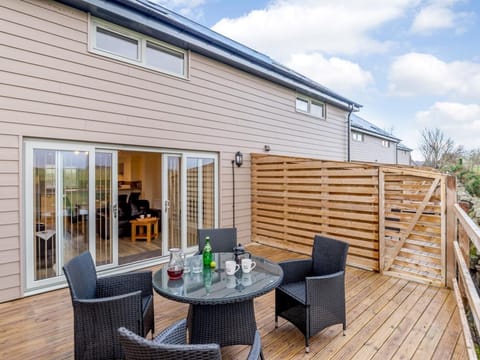 The private deckings is the perfect place for breakfast 