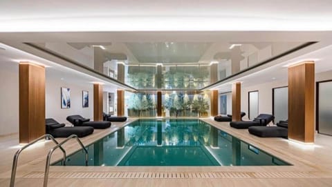 Indoor pool, 2 outdoor pools