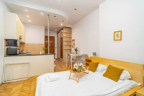 Cozy Studio for a Restful Stay | Book Now with RENTUJEMY.COM
