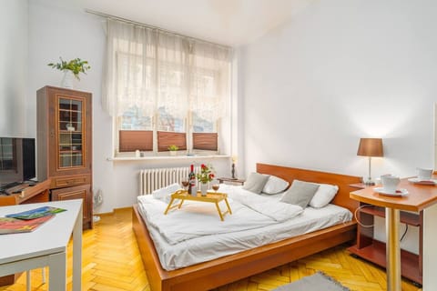 Cozy Studio for a Restful Stay | Book Now with RENTUJEMY.COM