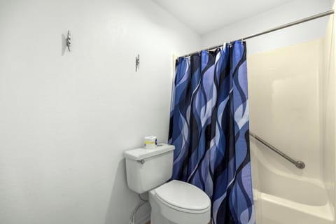 Deluxe Room, 2 Queen Beds, Non Smoking, Refrigerator & Microwave  | Bathroom | Combined shower/tub, free toiletries, hair dryer, towels