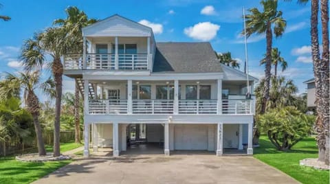 Welcome to Family Tides by BeachBox