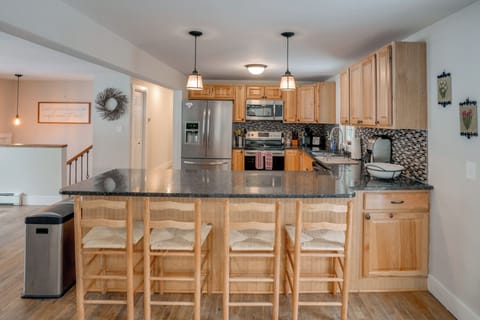 Kitchen | Main Level | Cooking Basics | Coffee Makers | Blender | Toaster