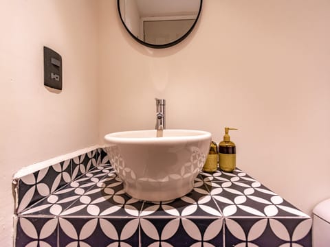 Shower, towels, soap, shampoo