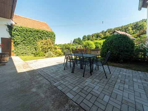 Flagstone, Garden, Backyard, Shade, Brick, Landscaping, Outdoor Furniture, Yard, Courtyard, Outdoor Table