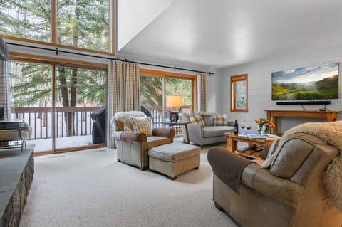 Living Room -- Main Level