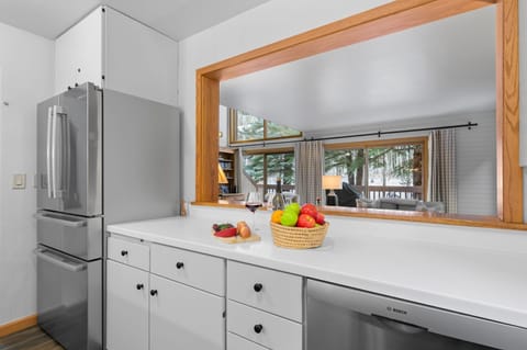 Kitchen -- Main Level