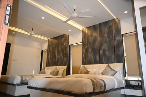 Family Room | Free WiFi