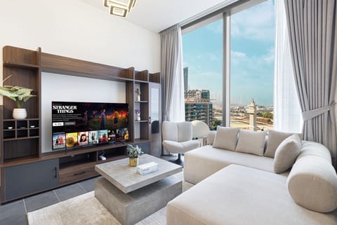 Luxury Apartment, Balcony, City View | Living area