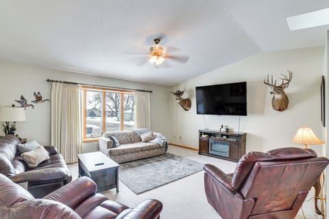 House (4 Bedrooms) | Front of property
