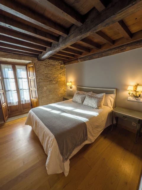 Basic Double Room, Valley View | Desk, laptop workspace, free WiFi