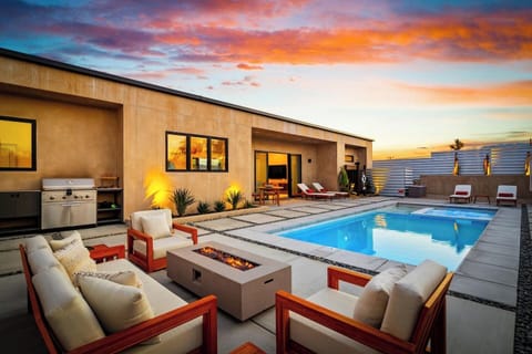 Pool Patio Fire Pit Lounge