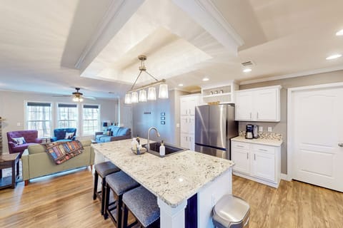 House (4 Bedrooms) | Interior