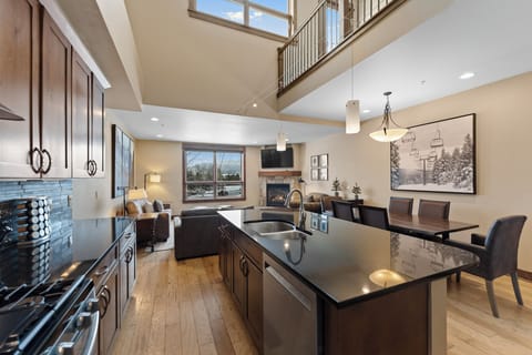 Watertower Place #202, Building B