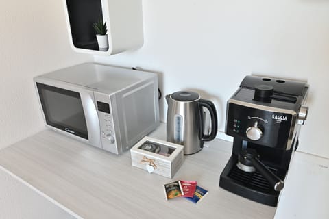 Basic Apartment | Private kitchen | Highchair