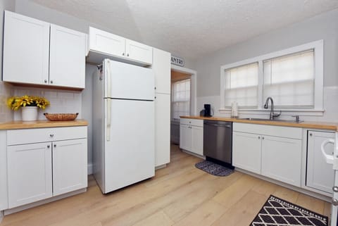 Copper Cottage on Main 2br/1ba Ducktown TN Convenient to Ocoee river whitewater rafting