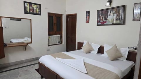 Deluxe Room | Free WiFi