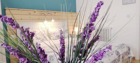 Double Room, Non Smoking | Desk, free WiFi, bed sheets