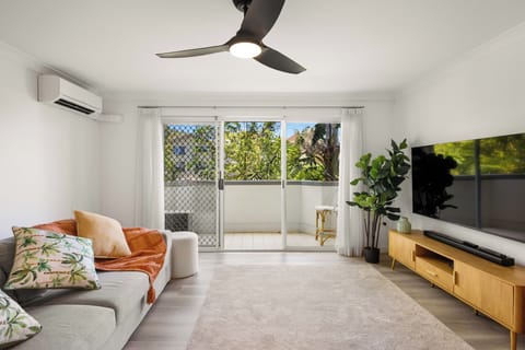 Apartment, Balcony, Garden View | Living area
