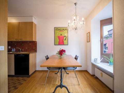 The charming and bright dining area