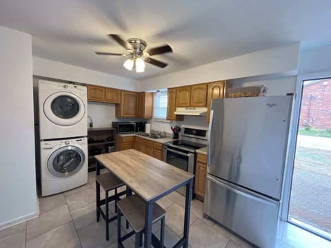 Kitchen: In our kitchen, we have all the things you need to make delicious meals during your stay – appliances, pots, pans, and utensils are here for you.