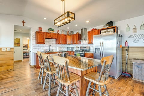 Kitchen | Cooking Basics | Coffee Bar | Main Floor