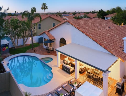 ★ Backyard: Oasis